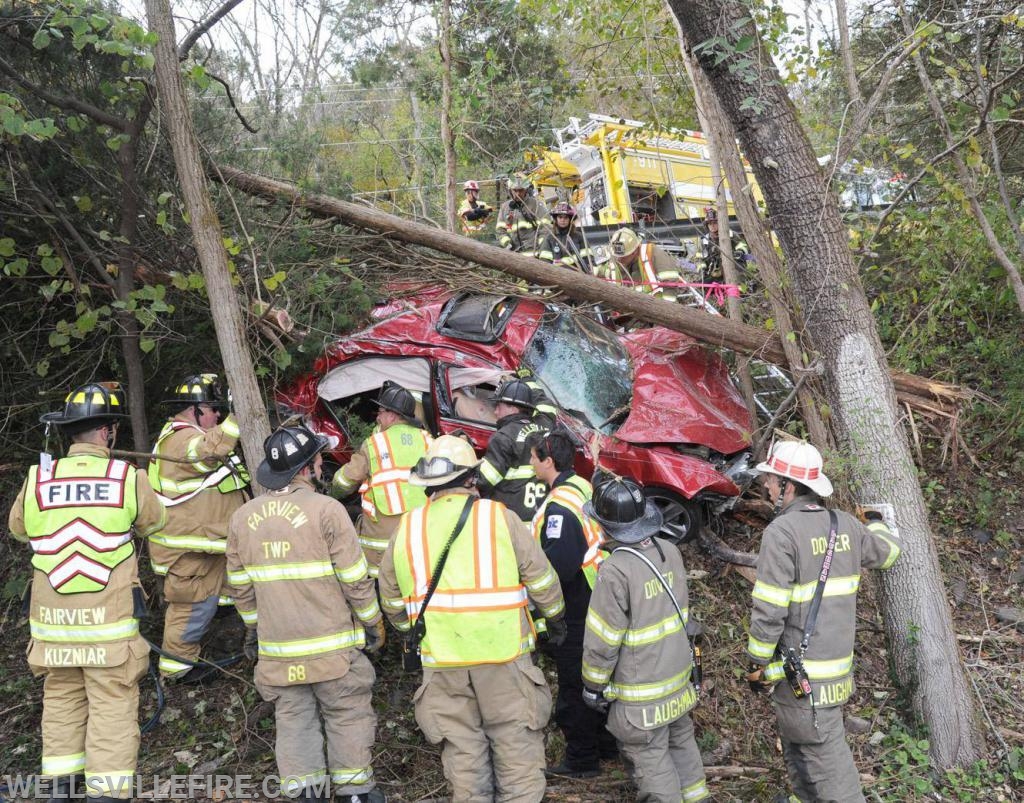 10/26/18 - MVA with entrapment on Alpine Road. Photos by Curt Werner